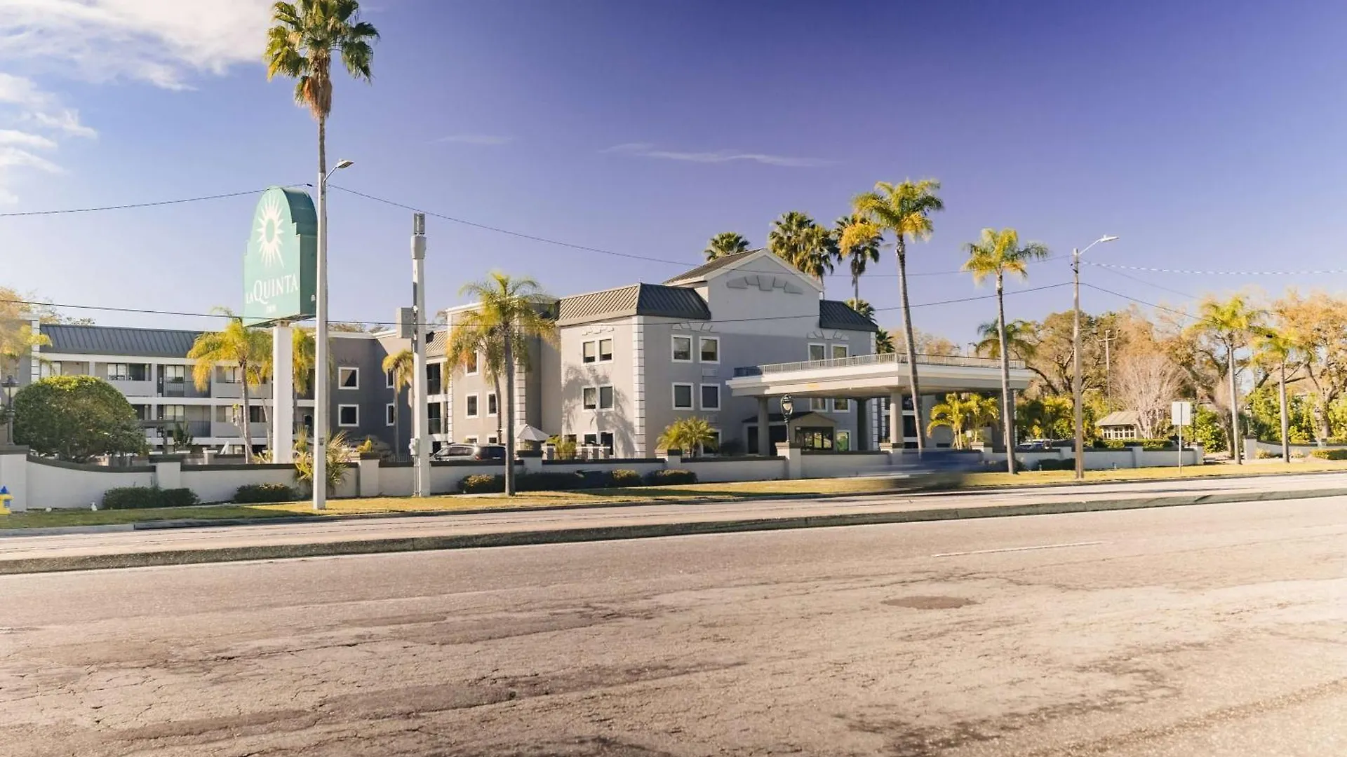 La Quinta Inn By Wyndham Tampa Near Busch Gardens 3*,