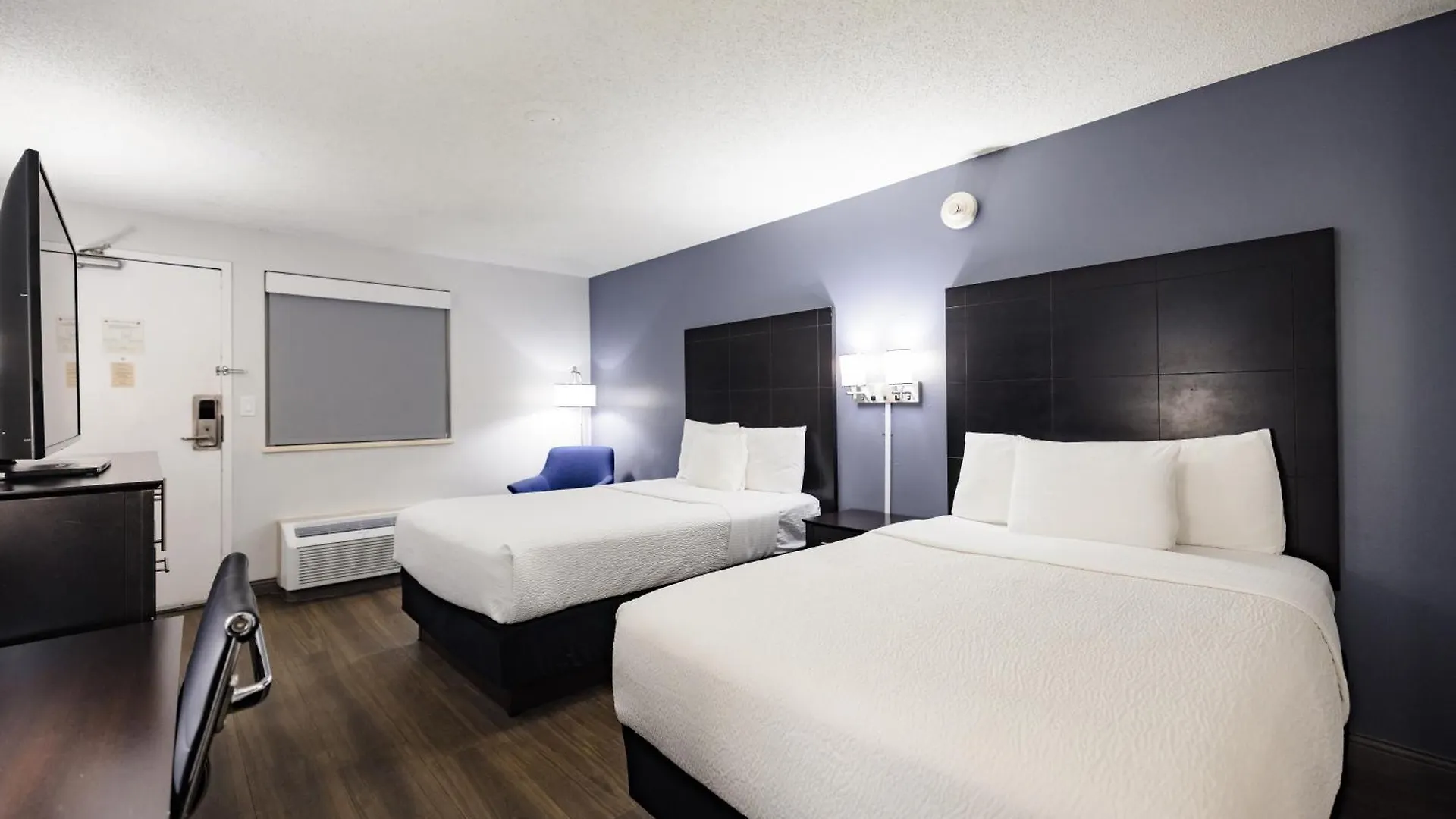 La Quinta Inn By Wyndham Tampa Near Busch Gardens 3*,