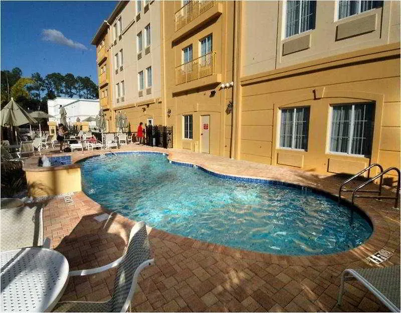 La Quinta Inn By Wyndham Tampa Near Busch Gardens 3*,
